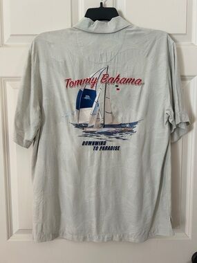 Tommy Bahama Light Gray Sailboat Graphic Camp Shirt with Red Logo